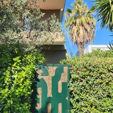 Endless Summer Pool Flat