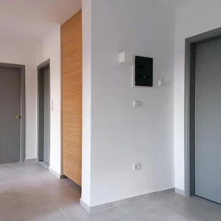 Endless Summer Pool Flat Ιξιά