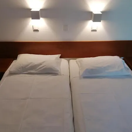 Endless Summer Pool Flat * Ixia (Rhodes)