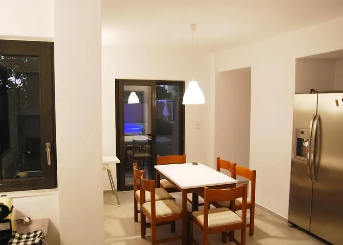 Endless Summer Pool Flat * Ixia (Rhodes)