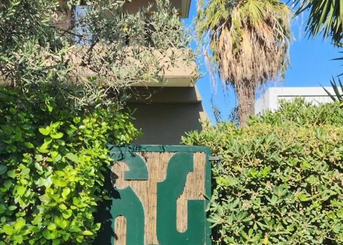 Endless Summer Pool Flat